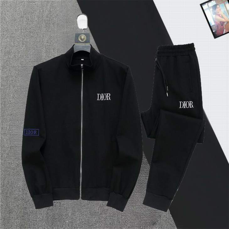 Picture of Dior Sweater Suits _SKUDiorM-3XL12yr1838404